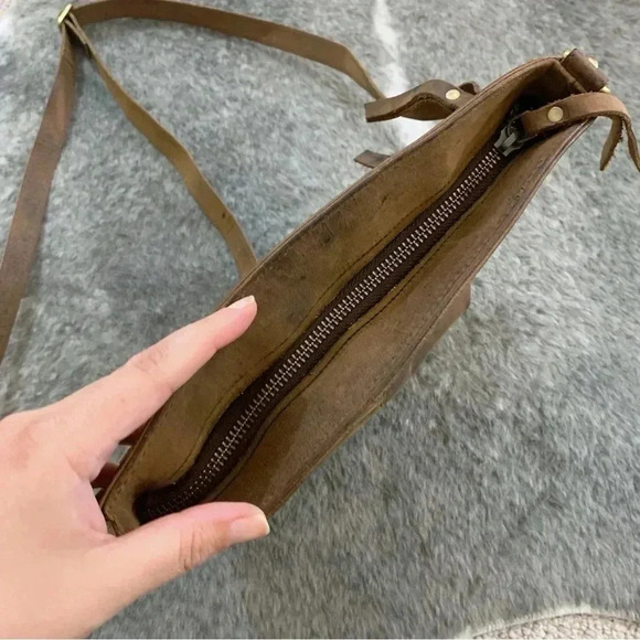 Komal’s Passion Leather Crossbody Bag - Picture 5 of 16